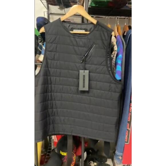 Neighborhood Size Large (4) NWT’s vest NWT’s $350 - Picture 2 of 10